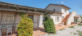 Villa in the countryside between the sea and the Gran Sasso