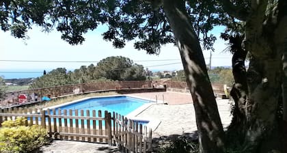Familienhaus mit privatem Pool, privater Garage und Meerblick