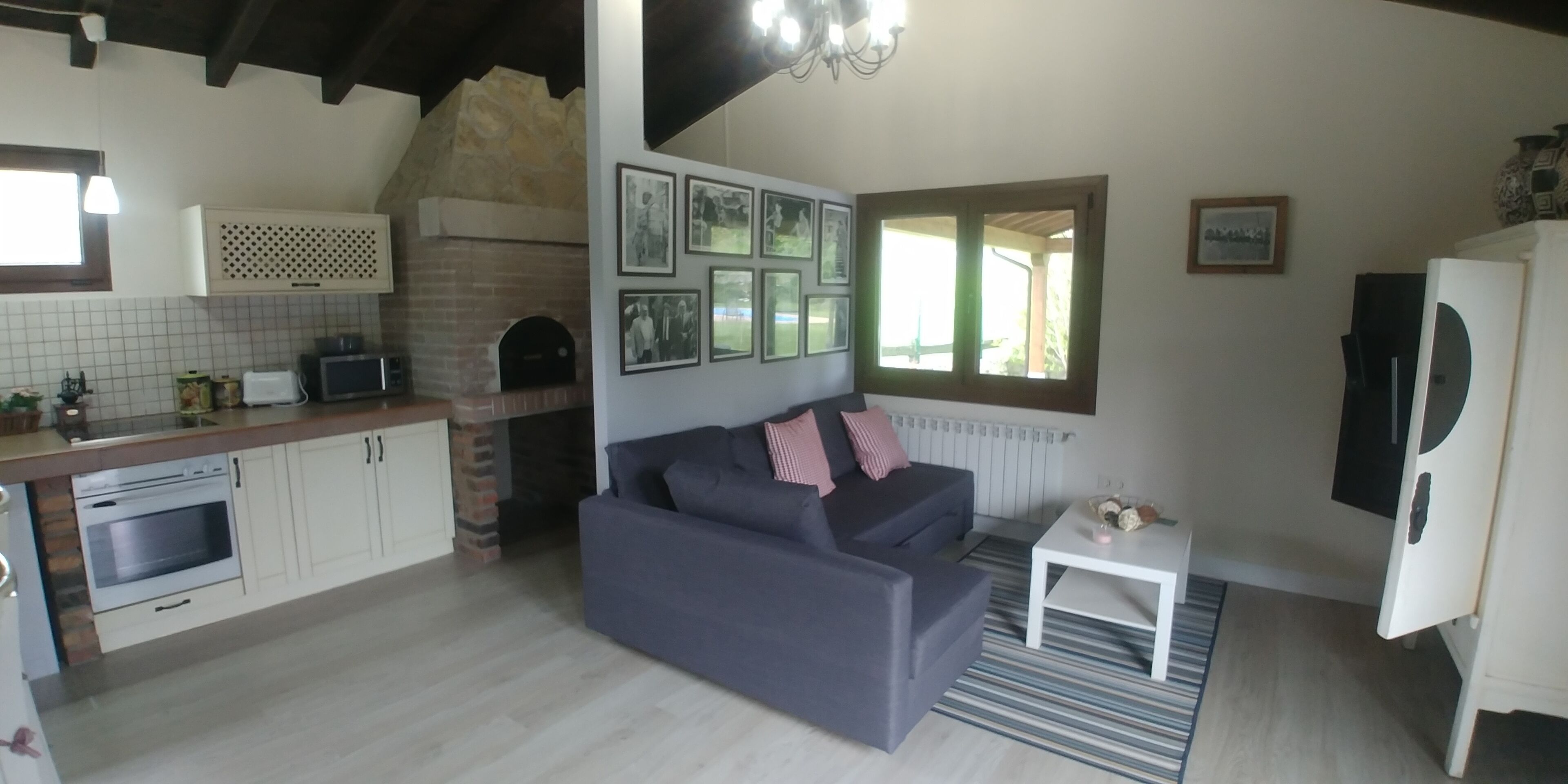 VILLA EL TINGANON, A LUXURY ONLY 3 MINUTES FROM THE CENTER OF LLANES 