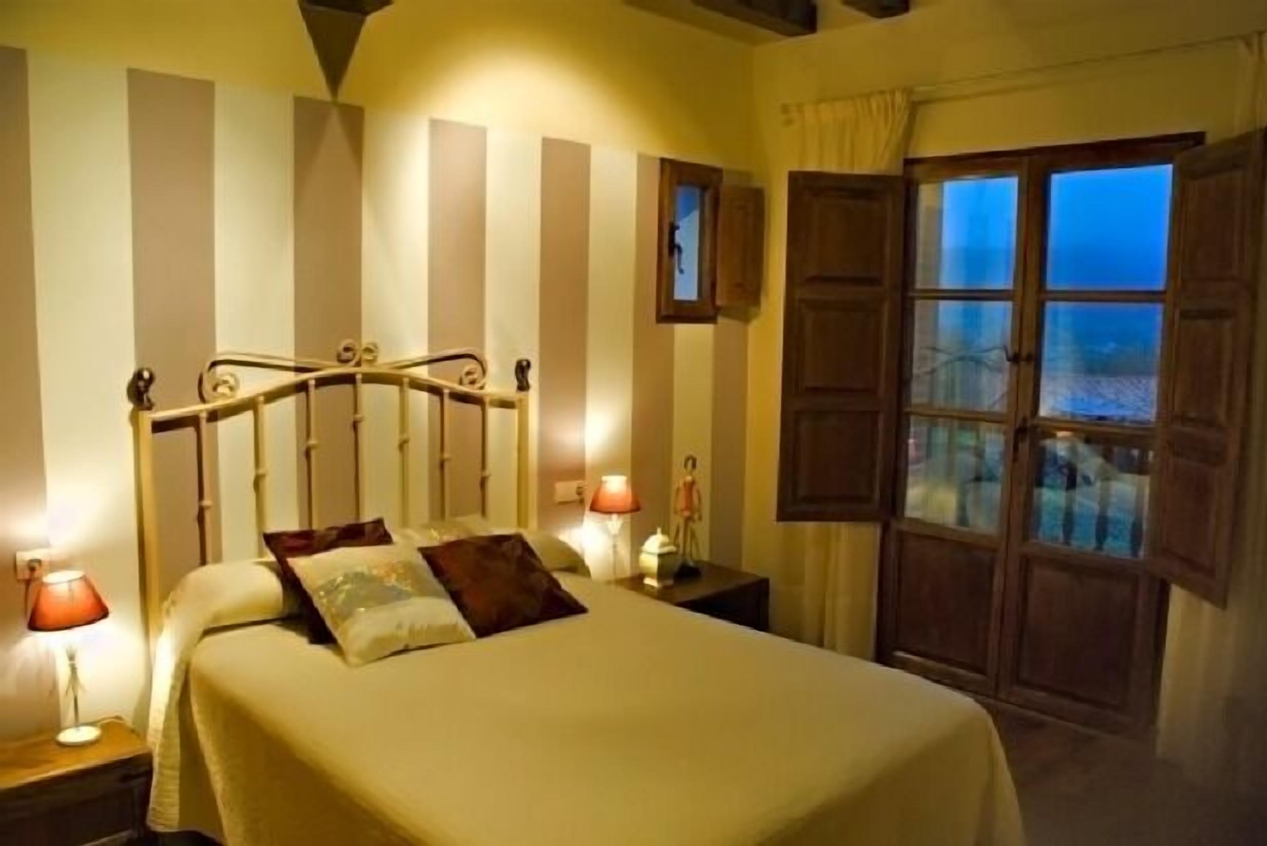 Self catering Legends of the Forest for 7 people