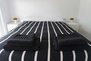 3 bedrooms, desk, iron/ironing board, travel crib