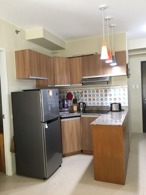 Fridge, microwave, coffee/tea maker, electric kettle