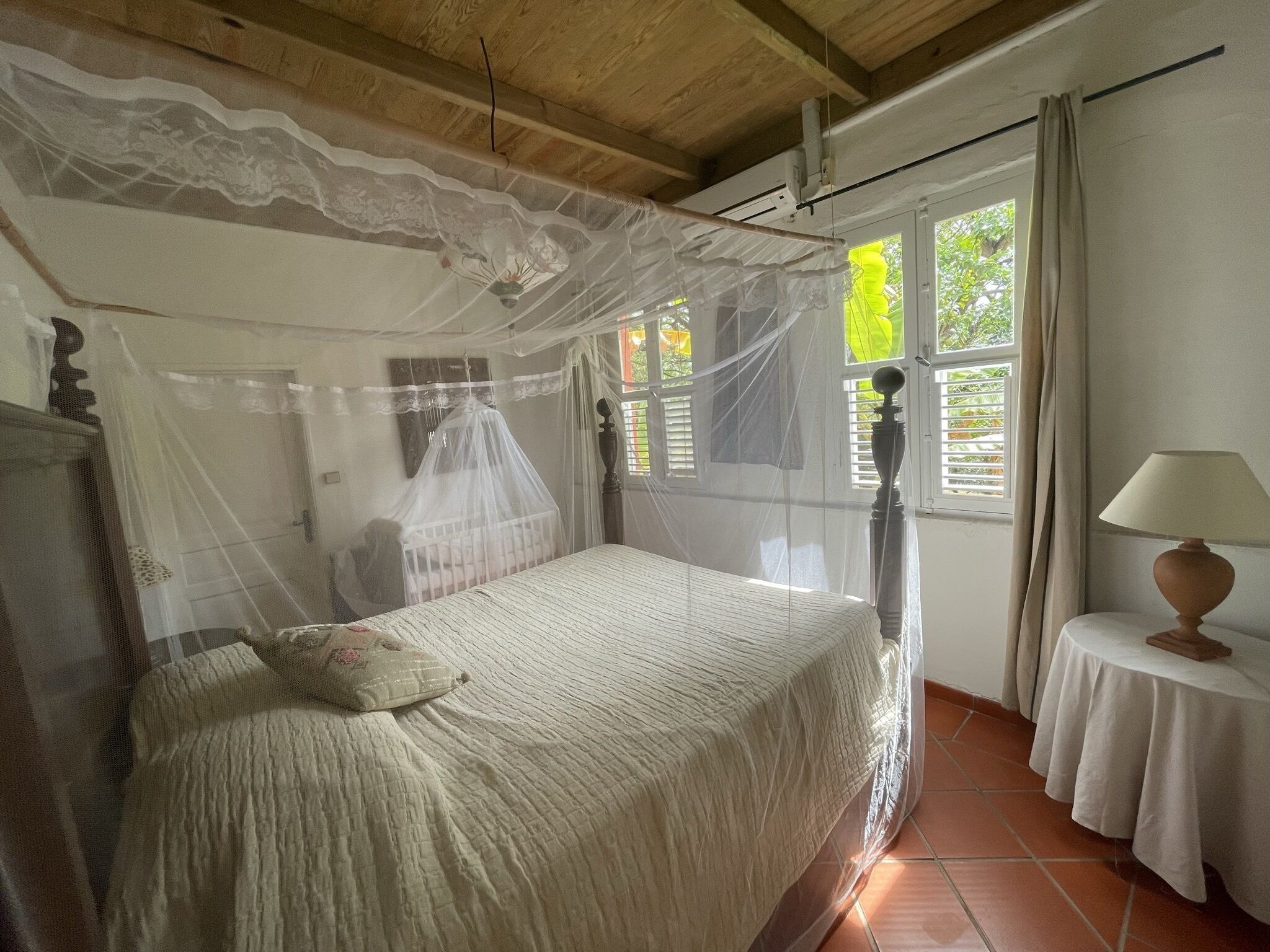 5 chambres, fer et planche à repasser, Wi-Fi, draps fournis