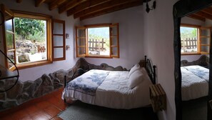 1 slaapkamer, een strijkplank/strijkijzer, wifi, beddengoed