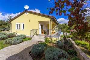 Exterior - Holiday home for 6, 90 m² with private pool 40m² (Zminj)