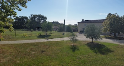 Hydrangeas suite, Bed and Breakfast in the GERS, the Magnas area