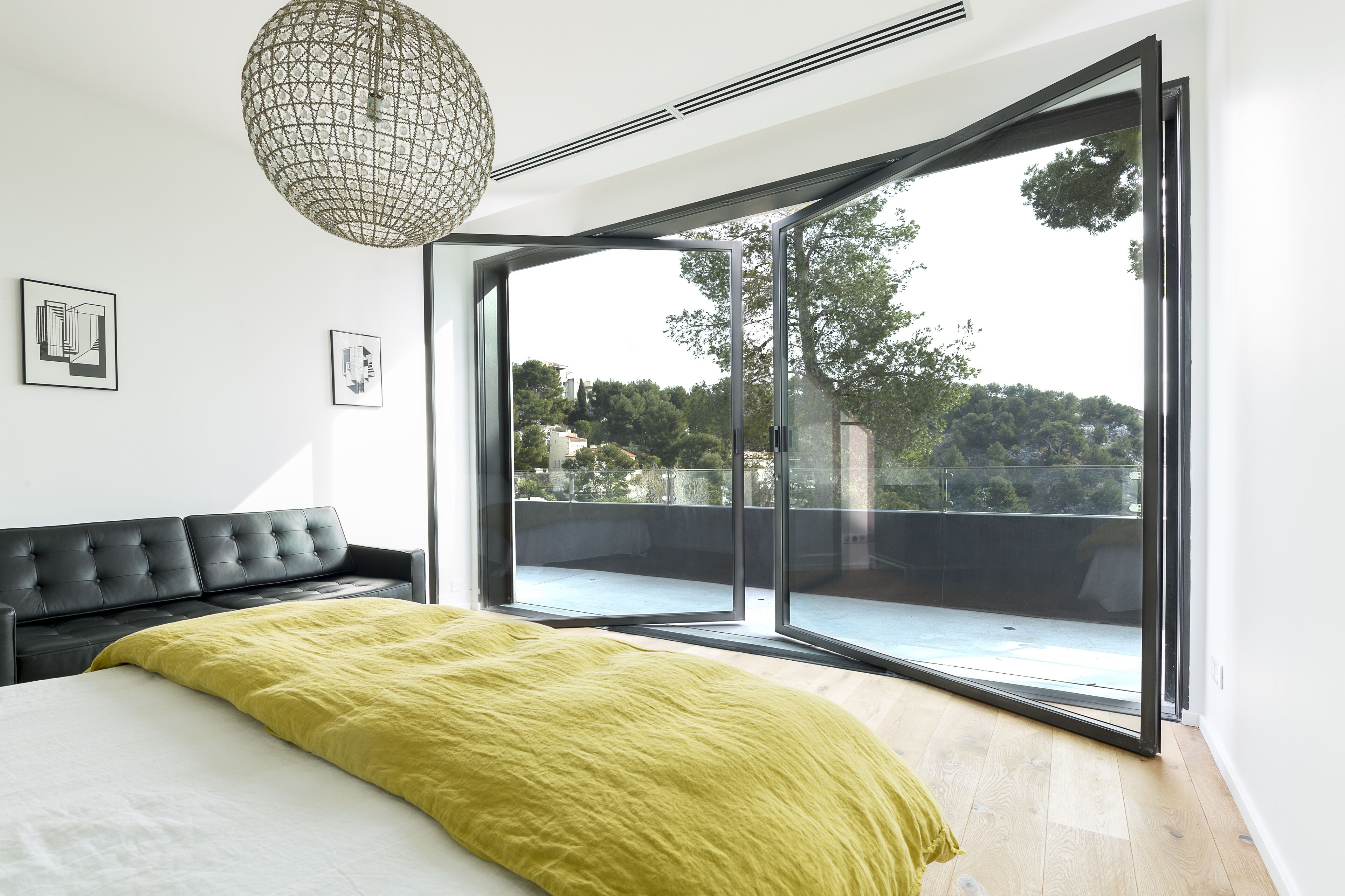 5 chambres, fer et planche à repasser, Wi-Fi, draps fournis