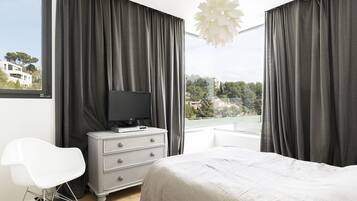 5 slaapkamers, een strijkplank/strijkijzer, wifi, beddengoed