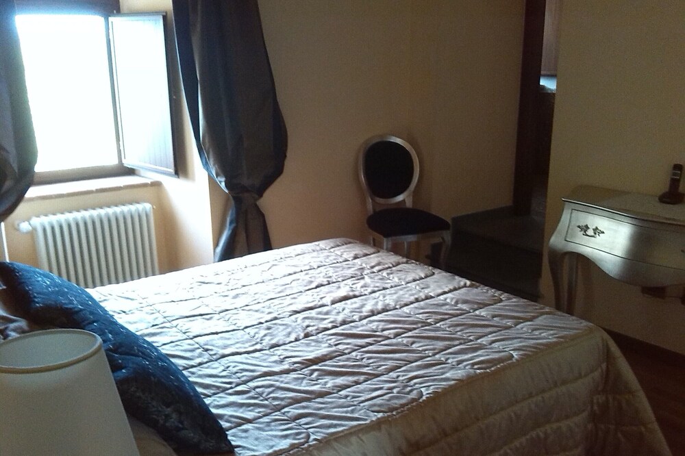 Castello Izzalini Todi Resort "Apt 9" RENT FOR SHORT AND LONG PERIODS