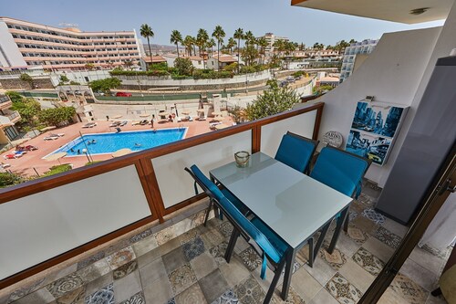 Universe Apartment, Yumbo 150m, Beach 500m, WiFi, piscina, toallas