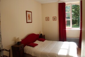 3 bedrooms, WiFi, bed sheets, wheelchair access