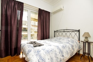 3 slaapkamers, een strijkplank/strijkijzer, wifi, beddengoed