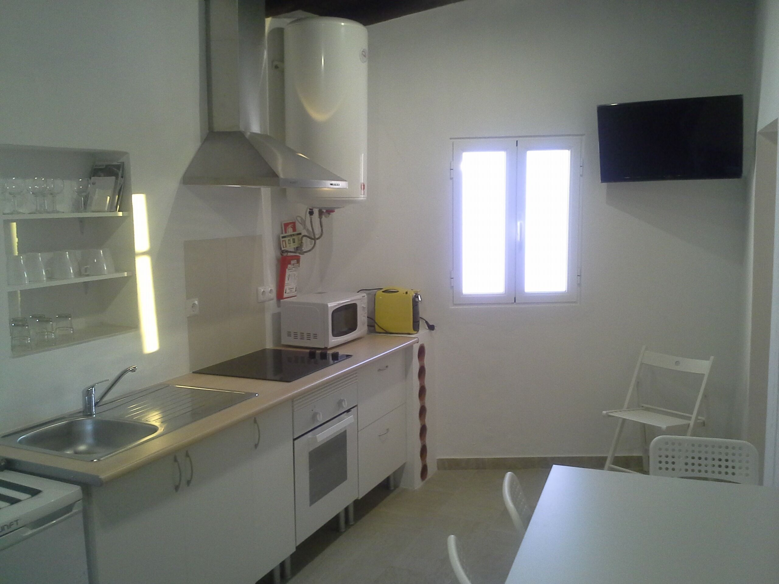 Typical Alentejo house on the banks of the Alqueva dam