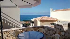 Outdoor dining - Seafront Apartment with amazing view (Panormos)