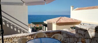 Seafront Apartment with amazing view