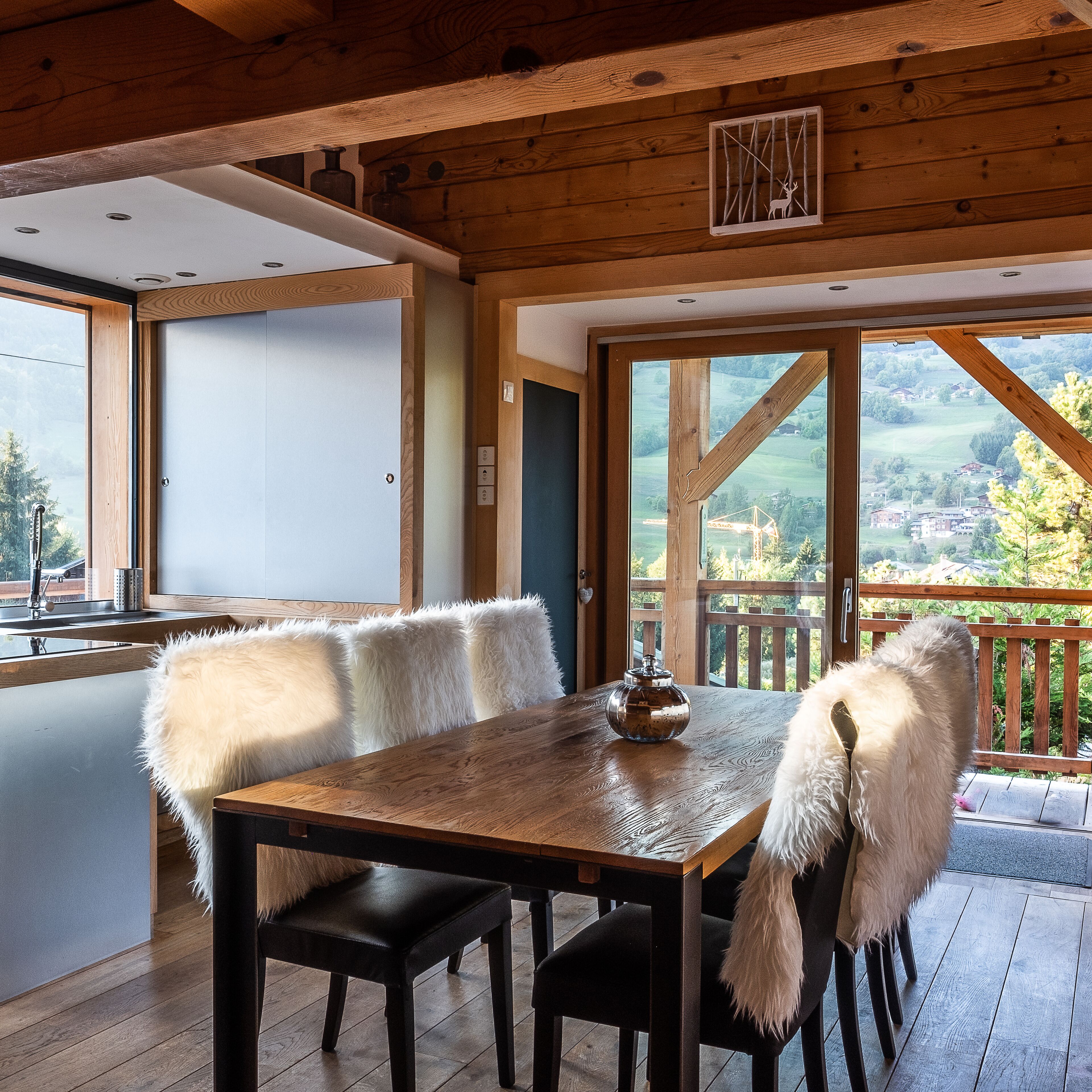The Ruisseau chalet in Praz sur Arly, a cozy cottage in the heart of nature
