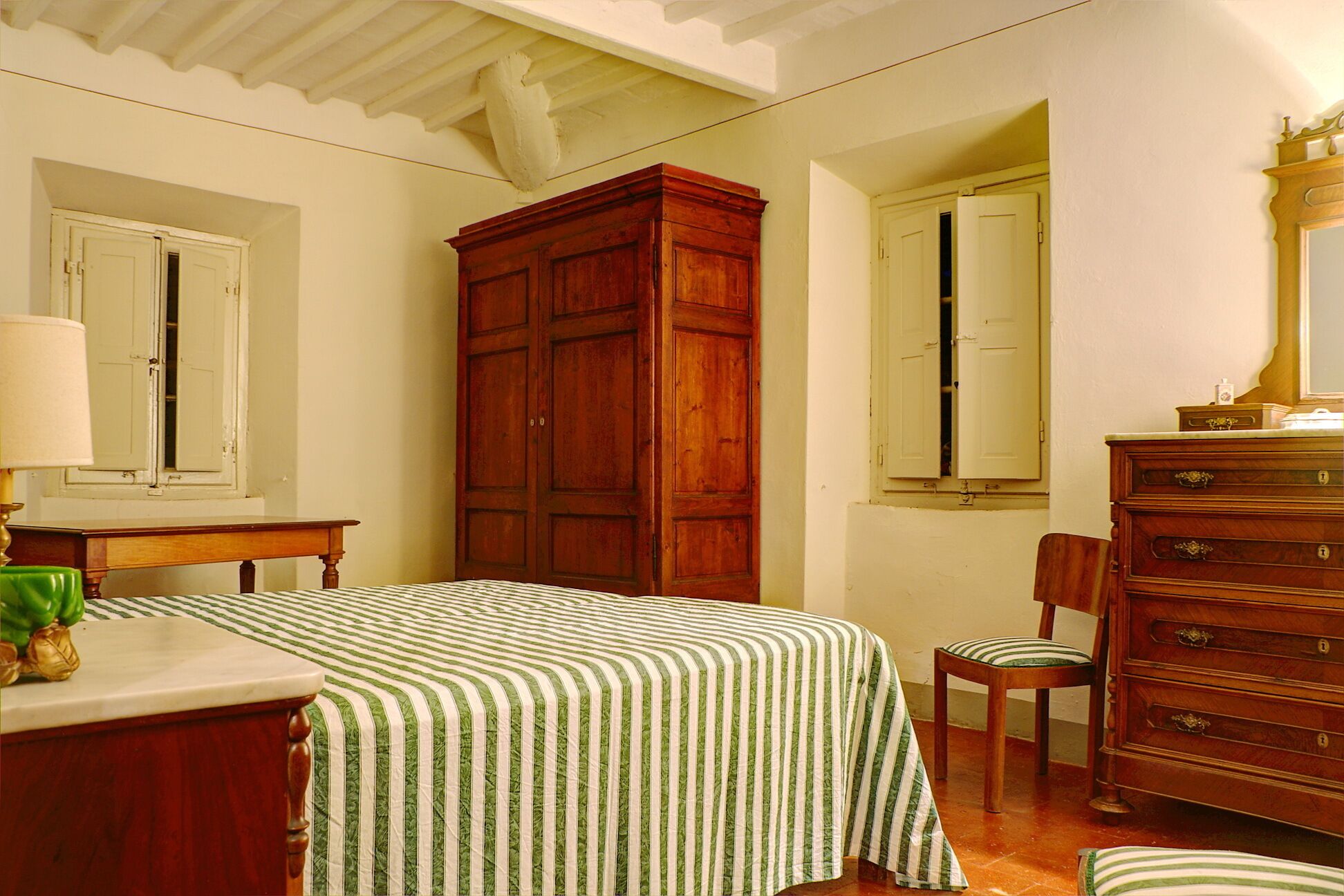 Typical Tuscan villa near Arezzo, with private pool and sleeps 16