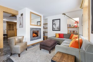 Télévision, cheminée