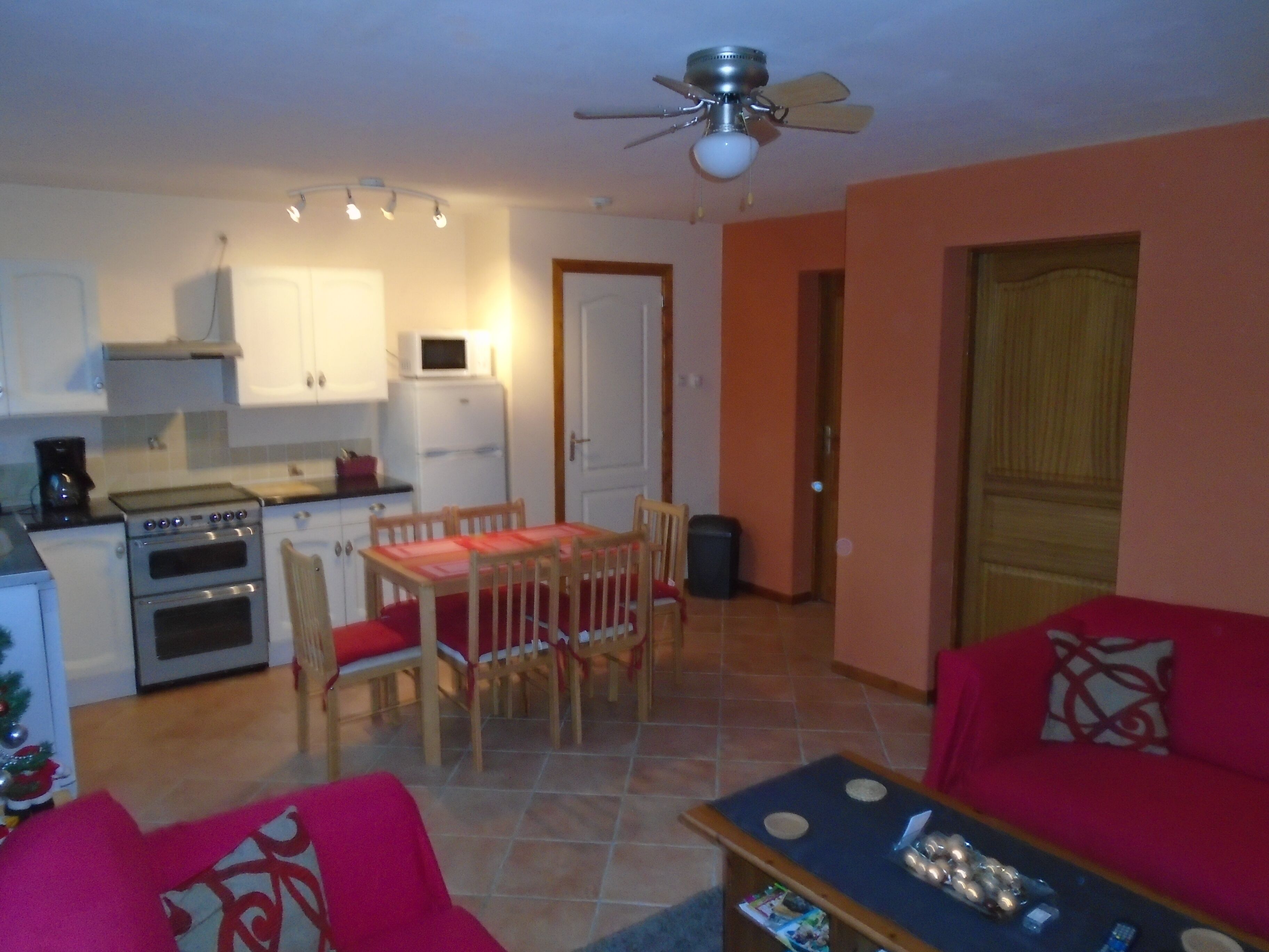 2 gites, can sleep 12 people meet with your family or friends in the countryside