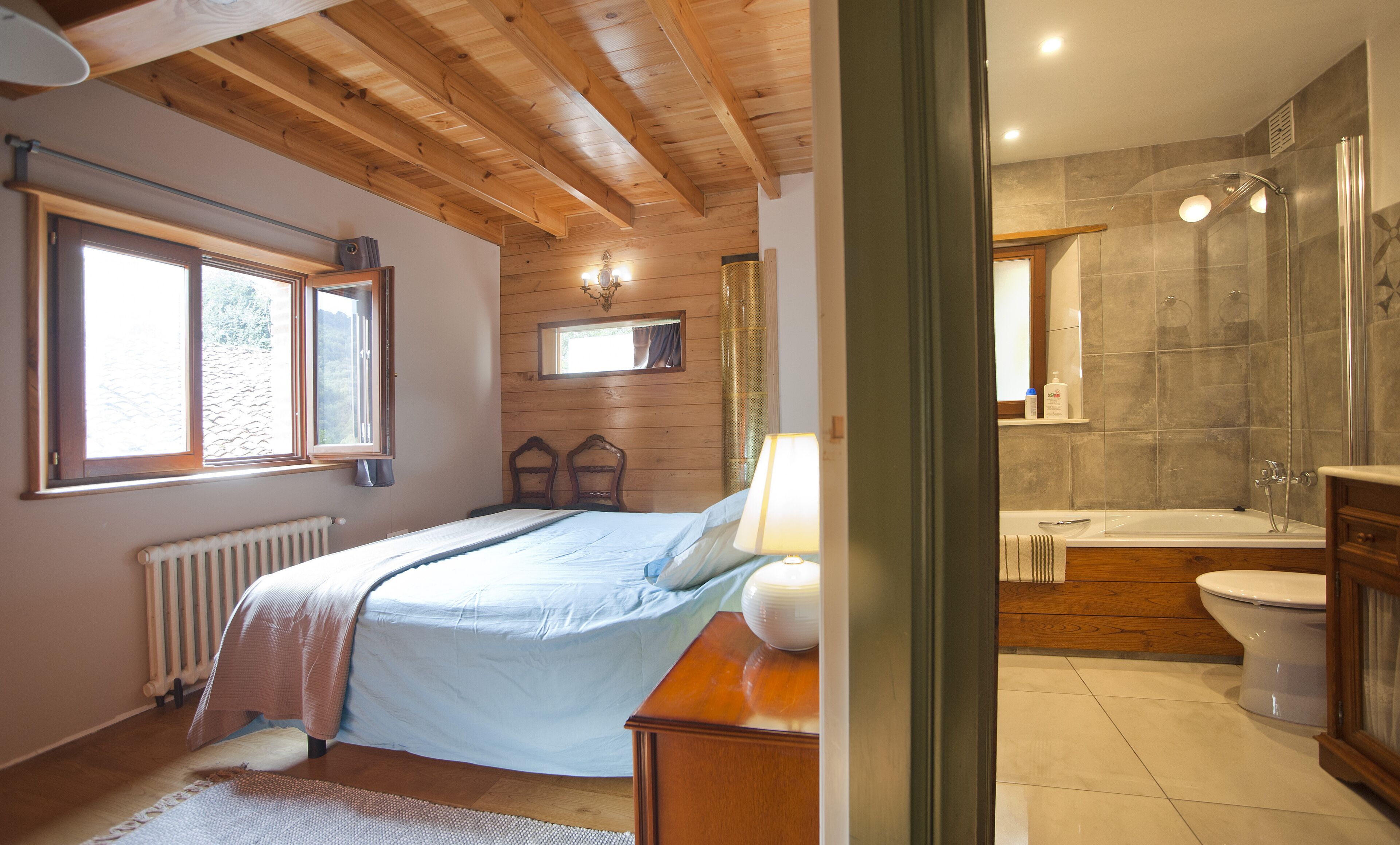 Melendreros House.  Country house, large, well equipped and with beautiful views.