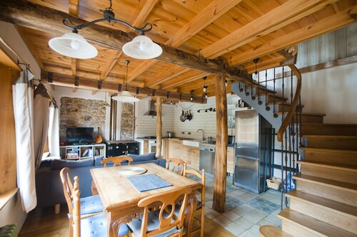 Melendreros House.  Country house, large, well equipped and with beautiful views.