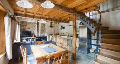 Melendreros House. Country house, large, well equipped and with beautiful views.