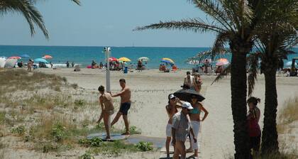 Rei La Pobla Tornesa Nurin talo. 9 henkilöä