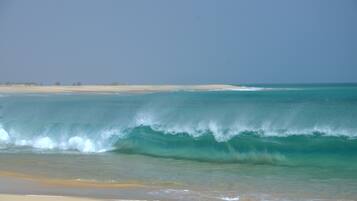 Beach nearby, sun-loungers, beach towels
