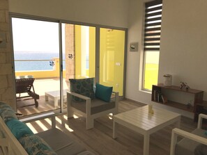 Books - Pretty villa on the island of Maio Cape Verde with panoramic views of  Atlantic (Vila do Maio)