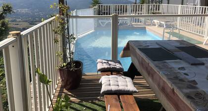 Gitotel Chalet mit Panoramaterrasse und Pool