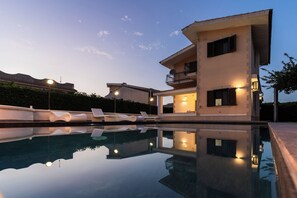 Pool - Deep Blue Sea - Casa vacanza (swimming pool, bbq, solarium) (Arenella)