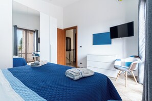 4 bedrooms, iron/ironing board, travel crib, free WiFi - Deep Blue Sea - Casa vacanza (swimming pool, bbq, solarium) (Arenella)