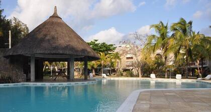 Jolie villa, Kenville 32, piscine, WiFi, service de ménage (Licence n° 08439)