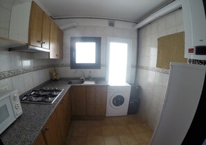 Fridge, microwave, coffee/tea maker, electric kettle