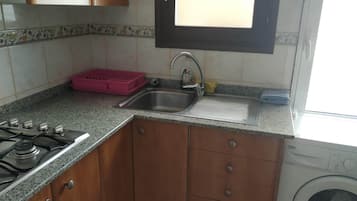 Fridge, microwave, coffee/tea maker, electric kettle