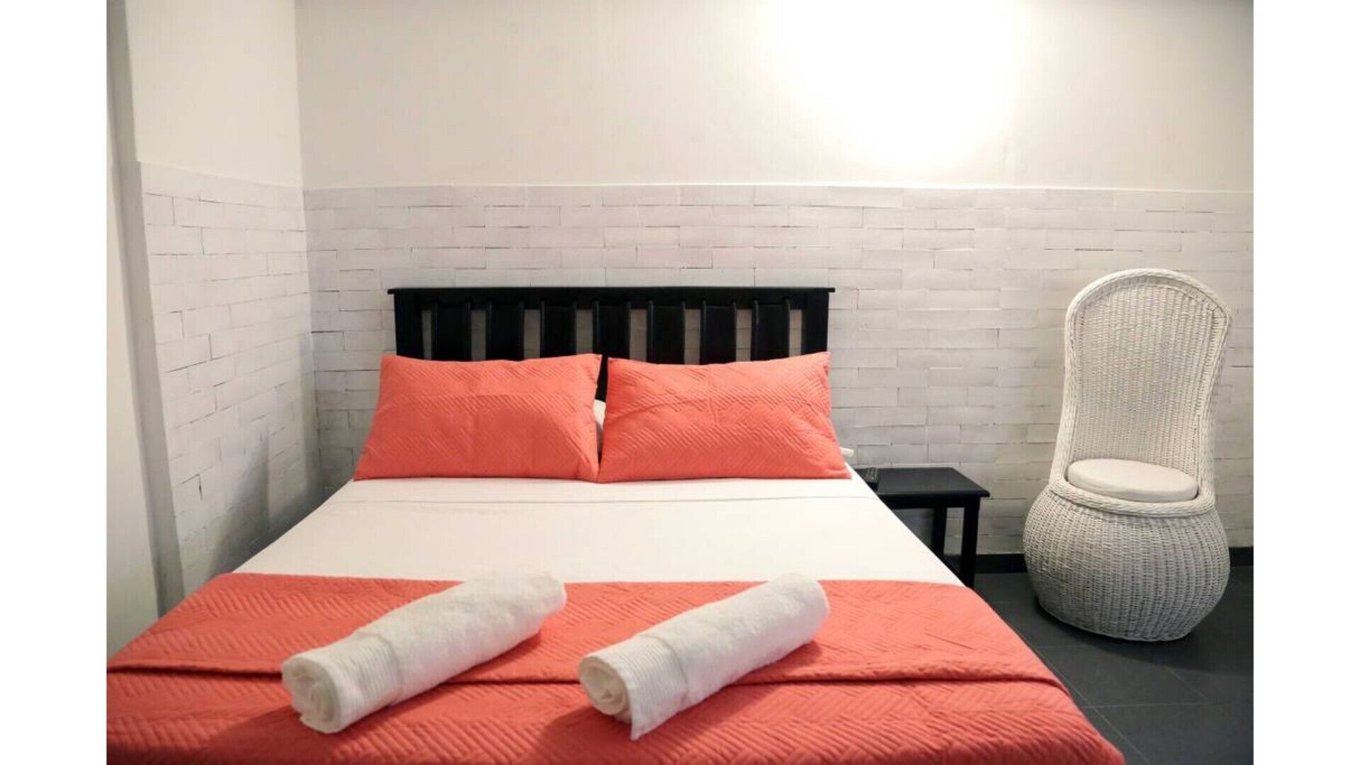 Private Room # 3 in a Colonial House