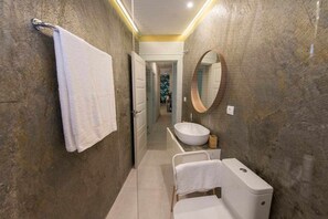 Free toiletries, hair dryer