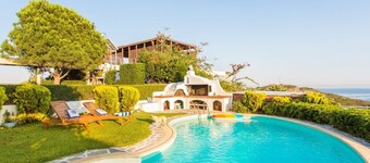 Dreamy Villa Amorgos in Sounio with private pool