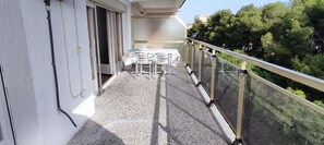 Outdoor dining - 100m2, 3 min from the beach, very good views. Ideal for families (Salou)
