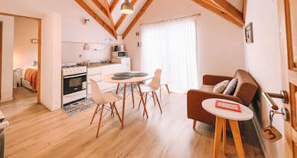 Appartement pour 2 personnes, moderne, trÚs lumineux, étage