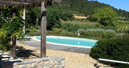 Belle villa Languedoc dans le village historique du Minervois