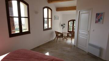 6 chambres, Wi-Fi, draps fournis