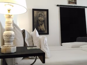2 bedrooms, iron/ironing board, free WiFi, bed sheets - two separate bedrooms suite in the dowtown with extras  (Budapest)
