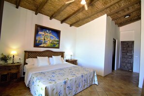 3 camere, ferro/asse da stiro, Wi-Fi gratuito, lenzuola