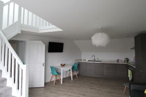 Interior - Serviced Apartment in Childwall-South Liverpool - Sleeps 6 (Flat 1)  (Liverpool)