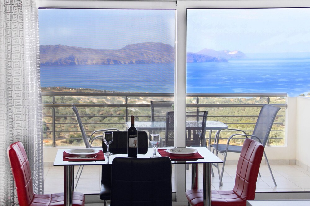 Vourvahis Seaview Apts