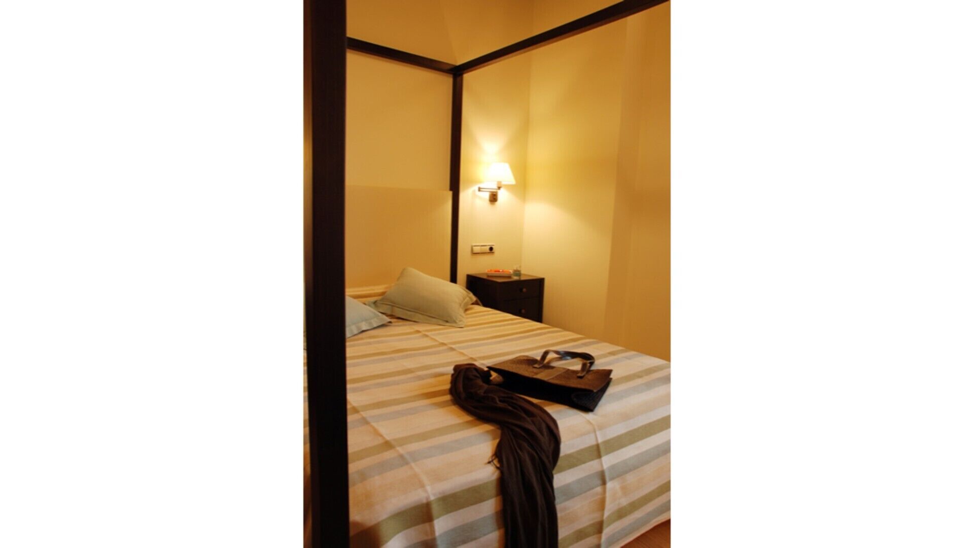 Private room in charming rural hotel 8