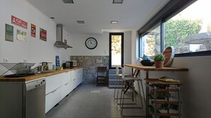 Fridge, microwave, stovetop, coffee/tea maker - Sesimbra, Casa da Curva (Sesimbra)