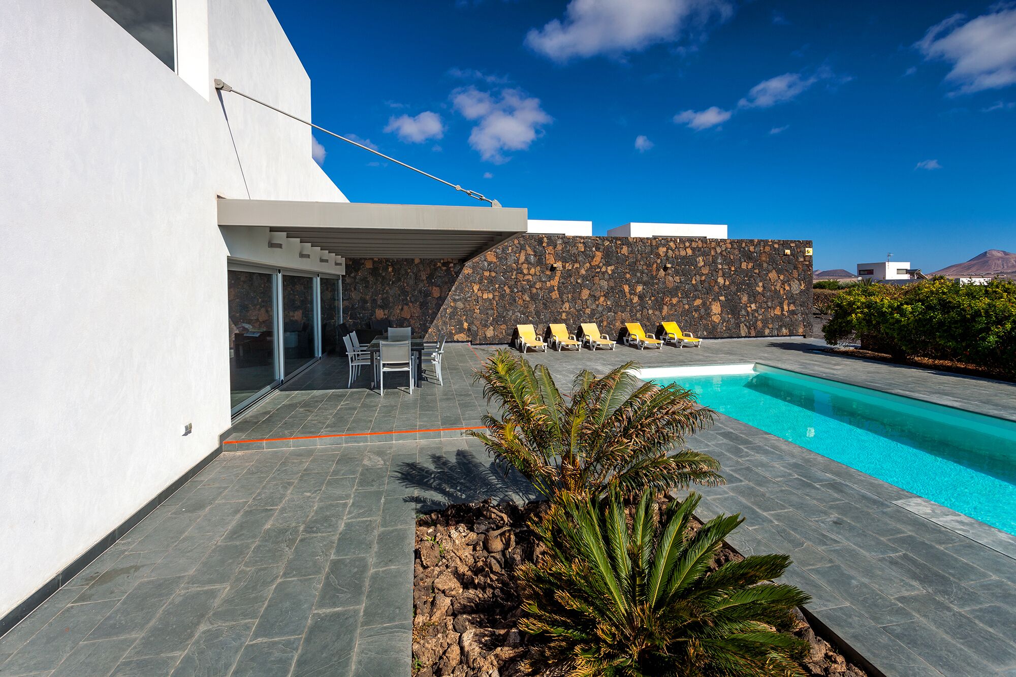 Kinegua M3 + M1. Design house 4 rooms 8 people. .WIFI. Heated pool