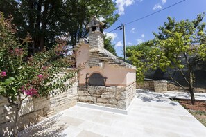 المنطقة المحيطة بالمنشأة